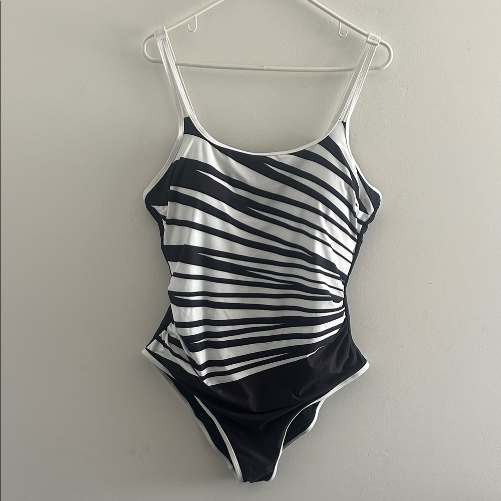 EoMenie, Woman’s Size 2XL Black & White Striped One-Piece Swimsuit